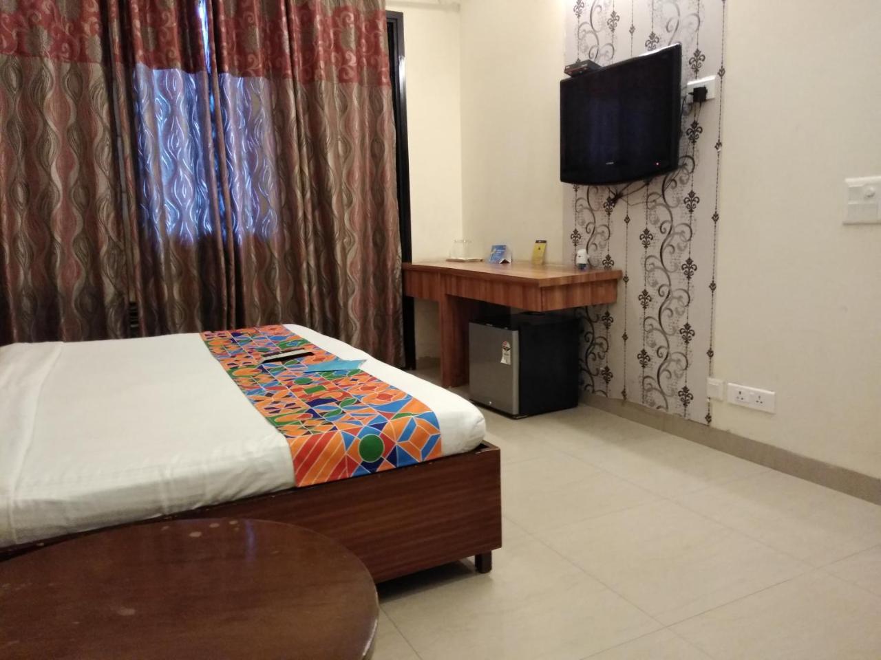 Fabhotel Signature Cyber Park Delhi  Værelse billede
