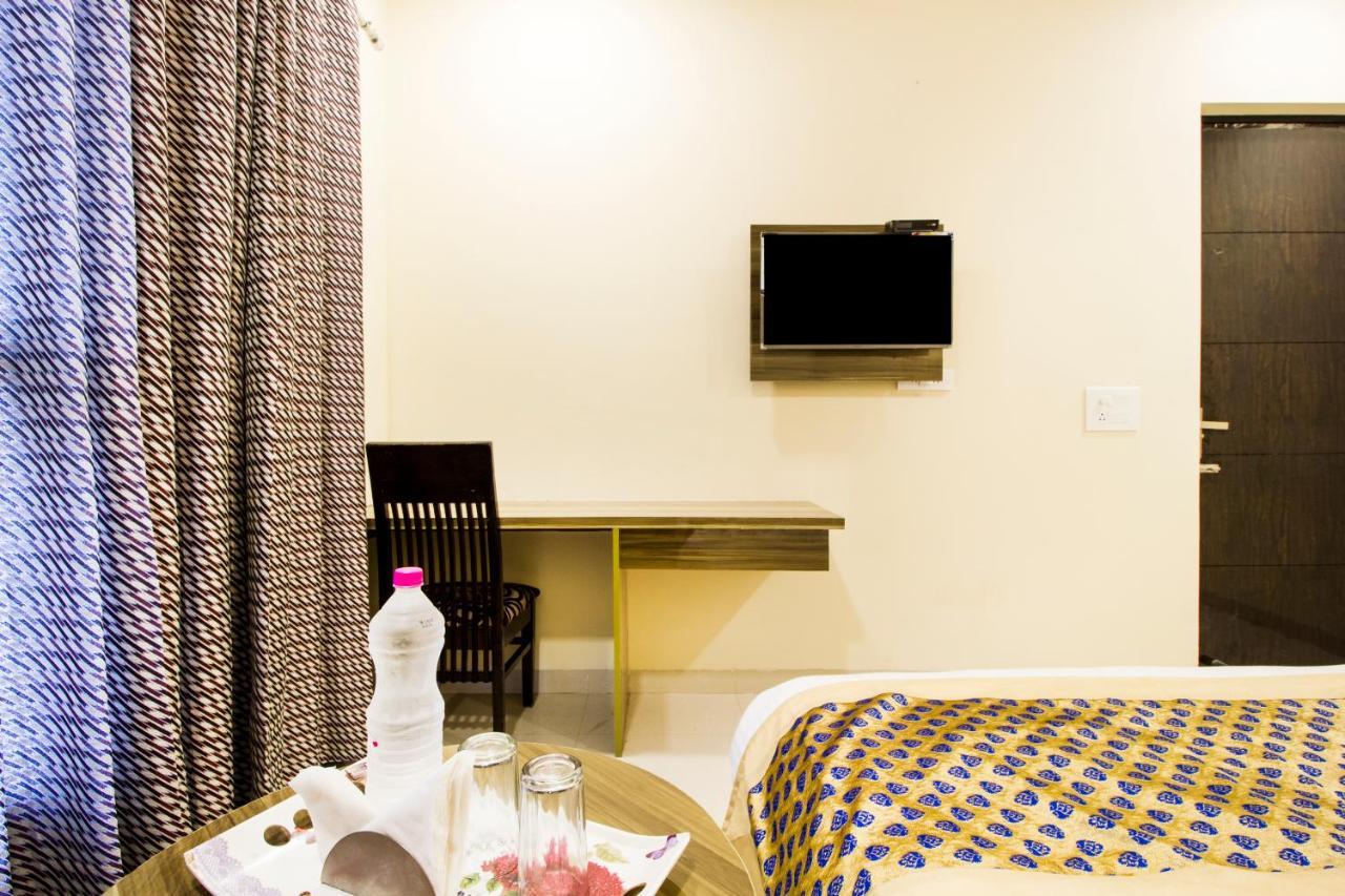 Fabhotel Signature Cyber Park Delhi  Eksteriør billede